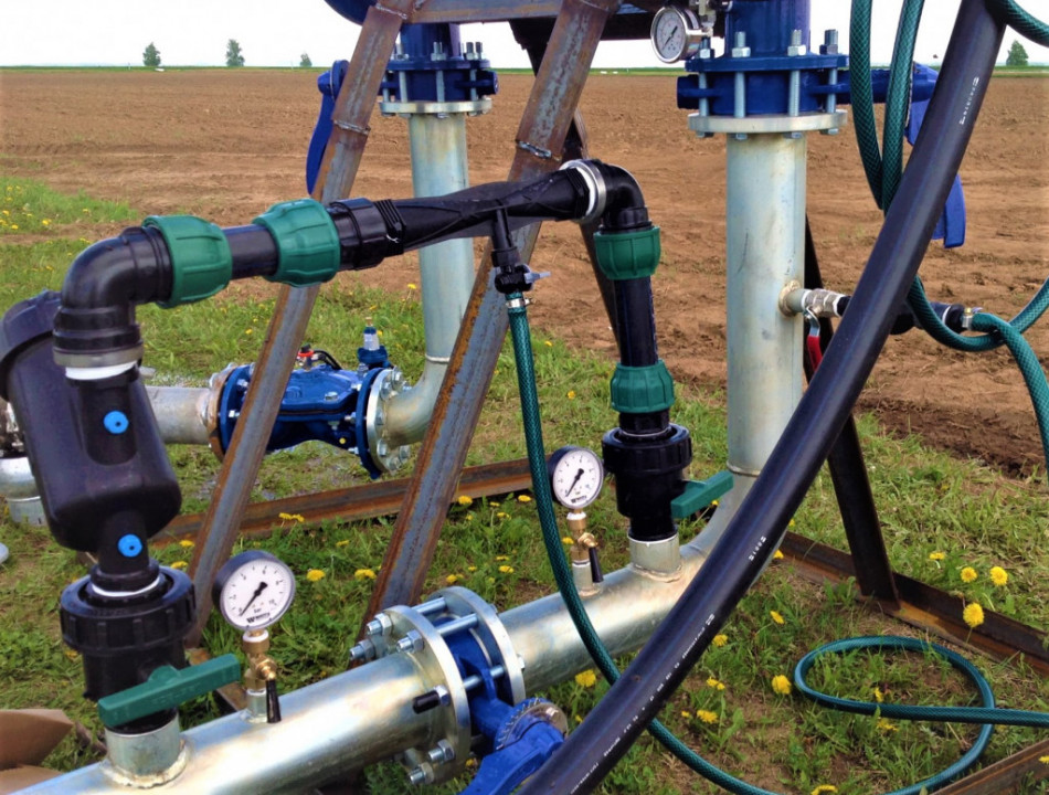 Фертигация при капельном поливе почвы Фертигация при капельном поливе почвы